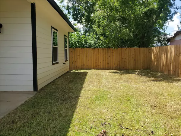 Texas City, TX 77591,105 S Algeria ST S