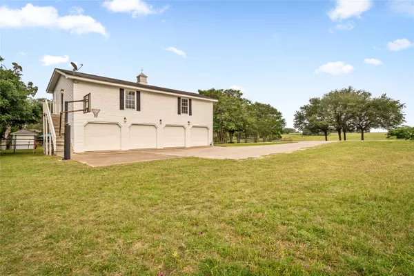 Schulenburg, TX 78956,7023 Wolters RD