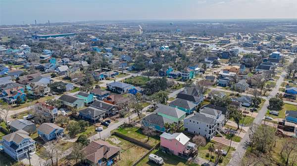 506 Pine RD,  Kemah,  TX 77565