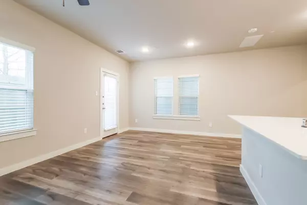 Shenandoah, TX 77385,381 N Centro CIR