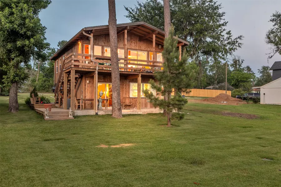 784 W Cattle DR, Onalaska, TX 77360
