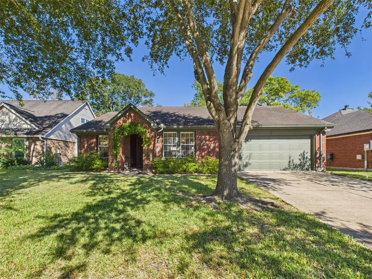 League City, TX 77573,2824 Meadow Brook CT