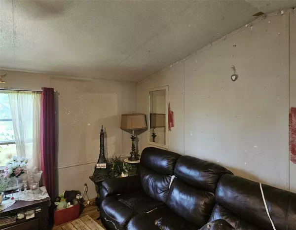 Madisonville, TX 77864,495 Florida LN