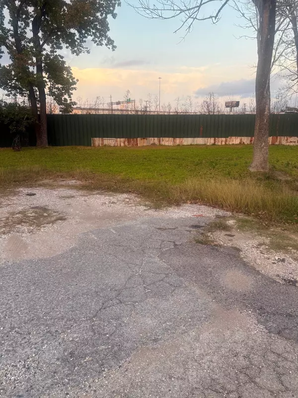 Beaumont, TX 77701,2220 Gladys ST