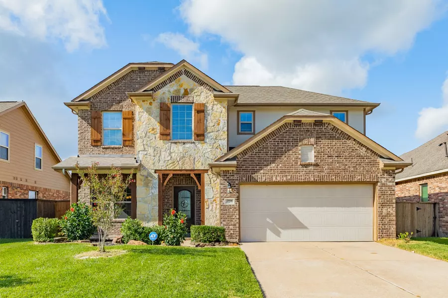 2814 Baywater Creek LN, Pearland, TX 77089