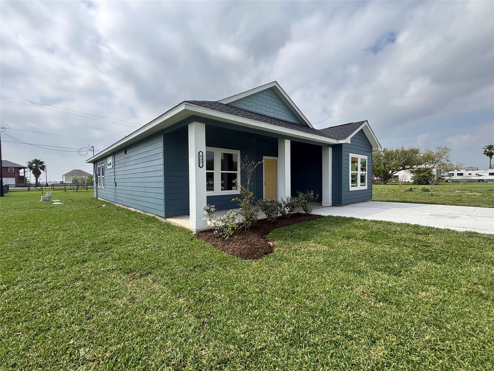 837 Swallow DR, Palacios, TX 77465