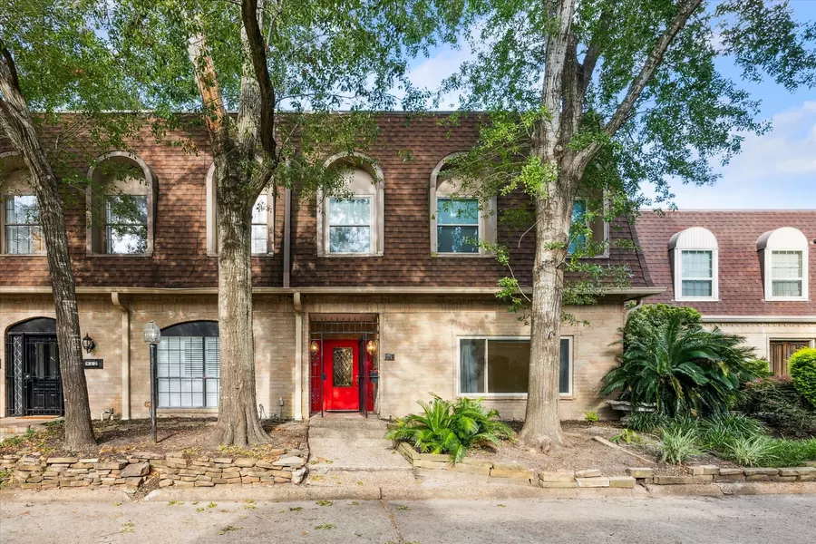 11 Bayou Pointe DR, Houston, TX 77063