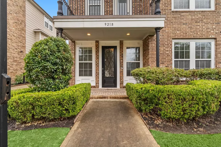 921 W 19th ST #B, Houston, TX 77008