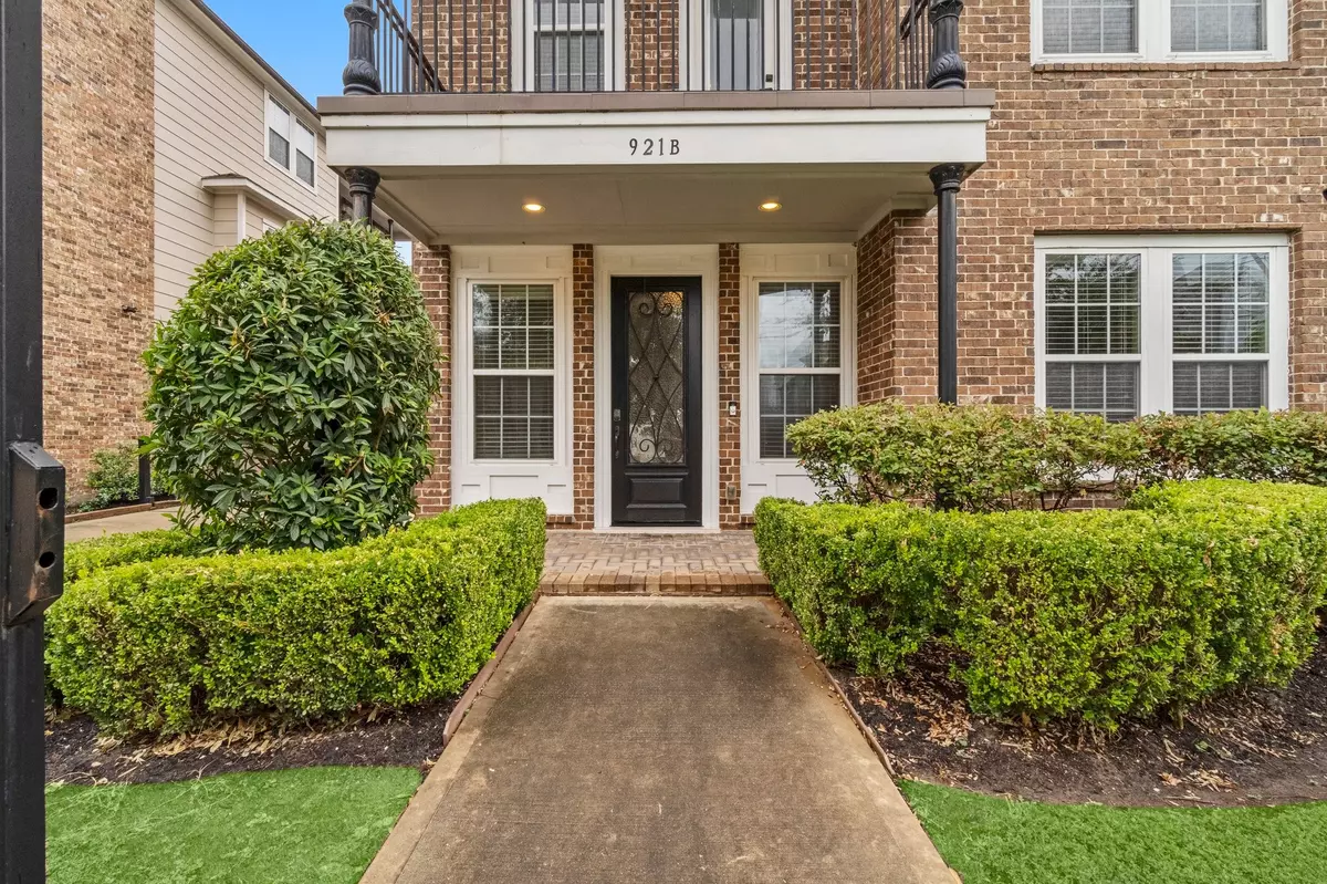 Houston, TX 77008,921 W 19th ST #B