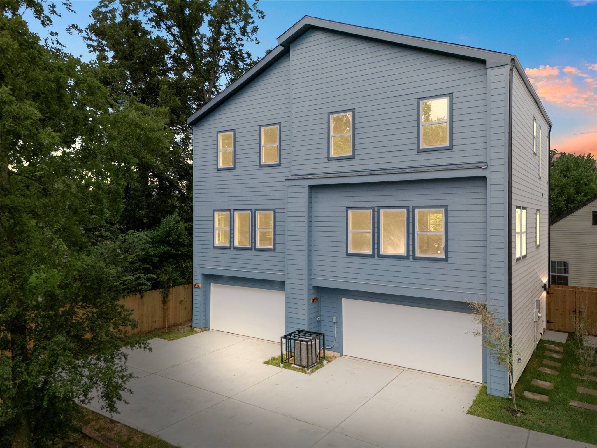 891 Lucky ST #A, Houston, TX 77088