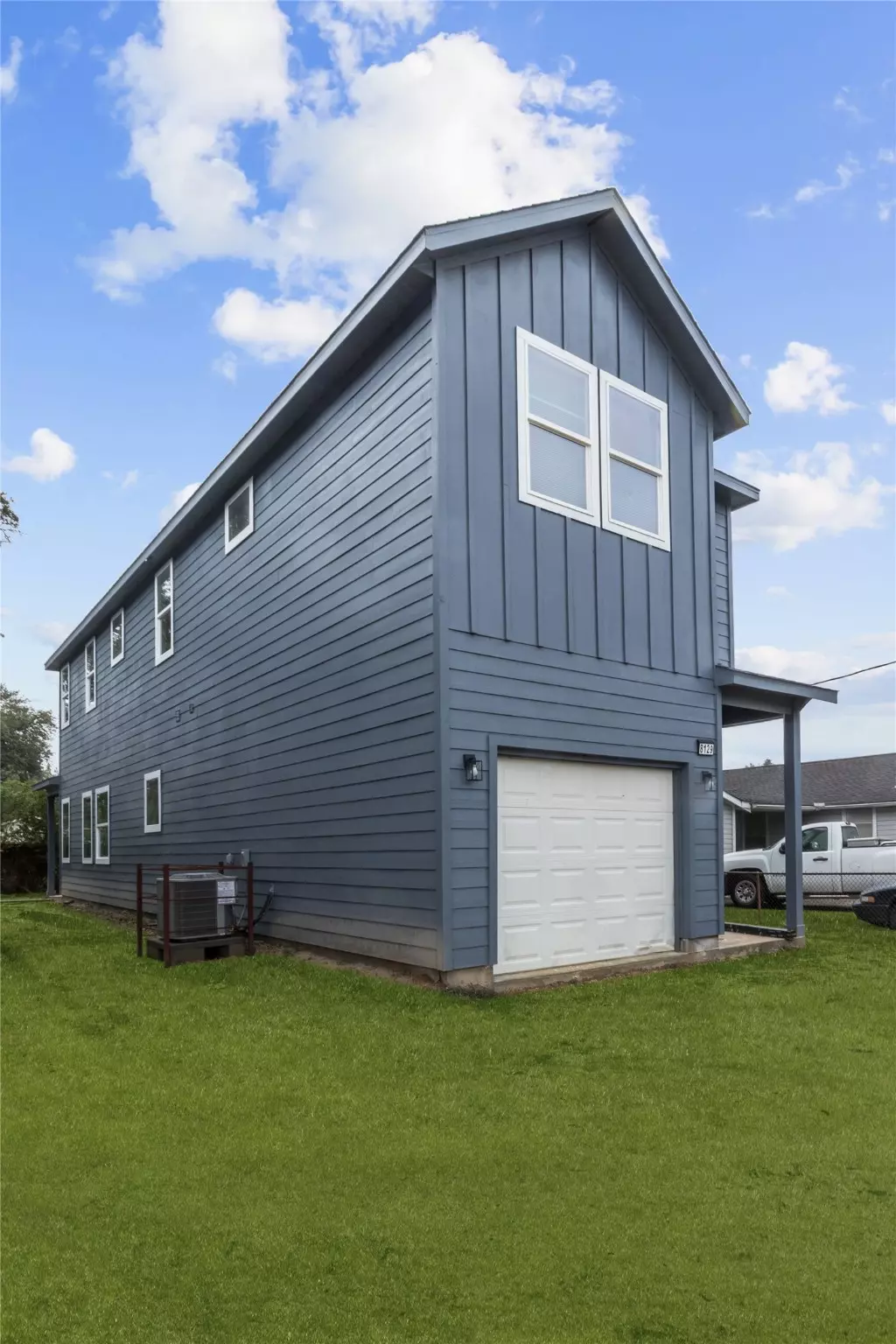 Houston, TX 77016,8127 Hoffman ST