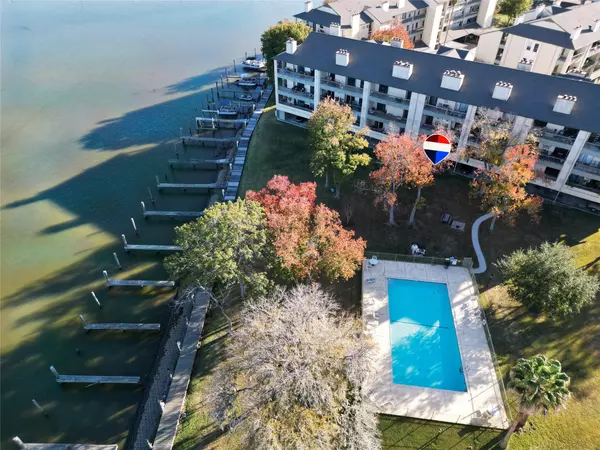 Webster, TX 77058,18809 Egret Bay BLVD #304