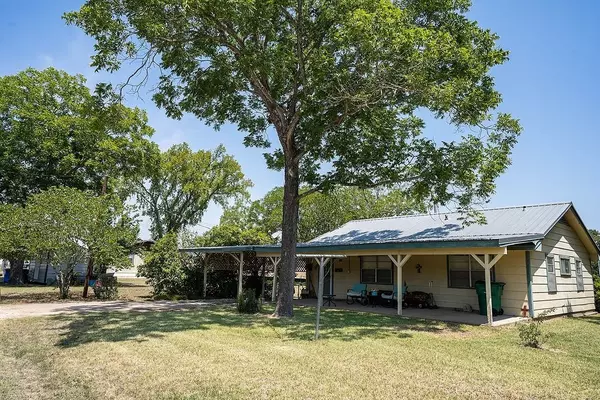 905 College ST, Bastrop, TX 78602