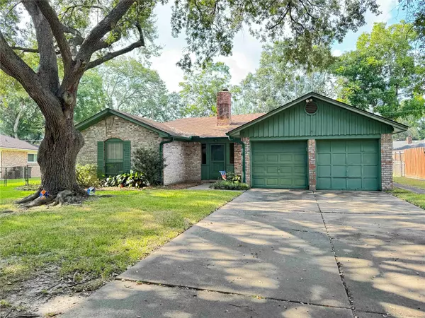 1712 Redwood CIR, Alvin, TX 77511