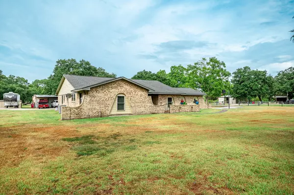 5933 County Road 289,  Sweeny,  TX 77480