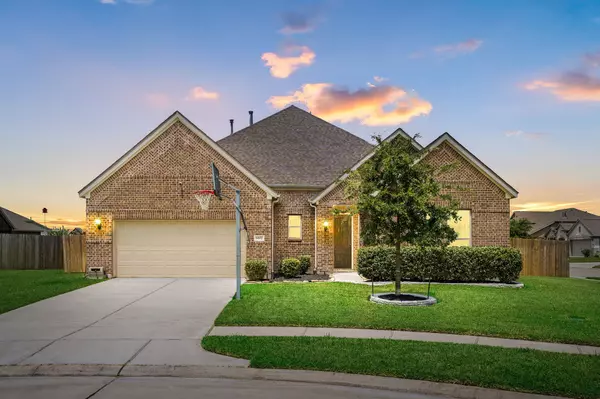 9207 Franklin DR, Baytown, TX 77523