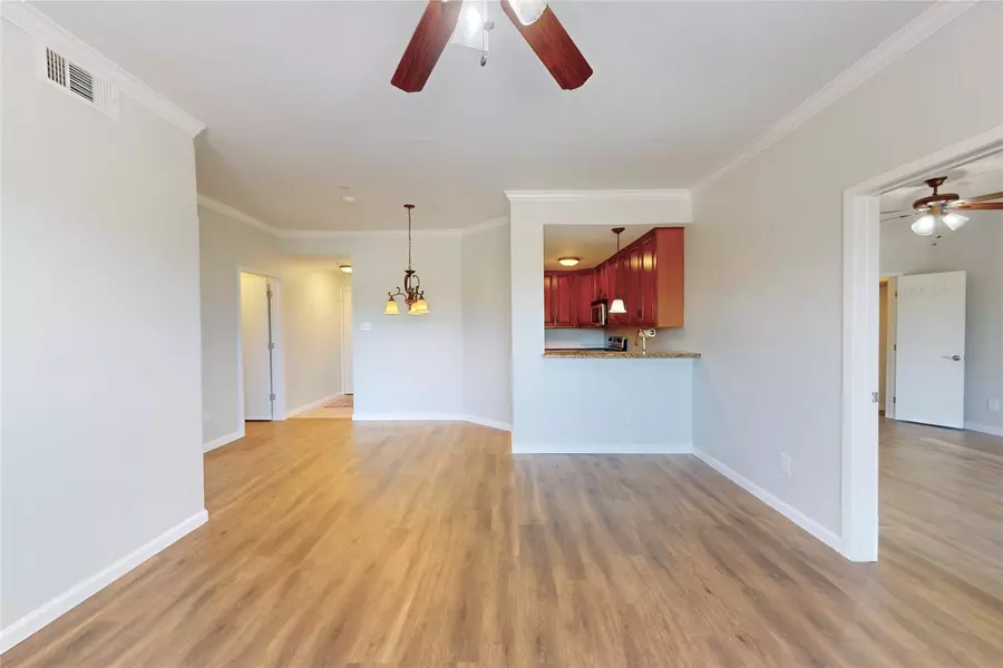 793 Davis RD #111, League City, TX 77573