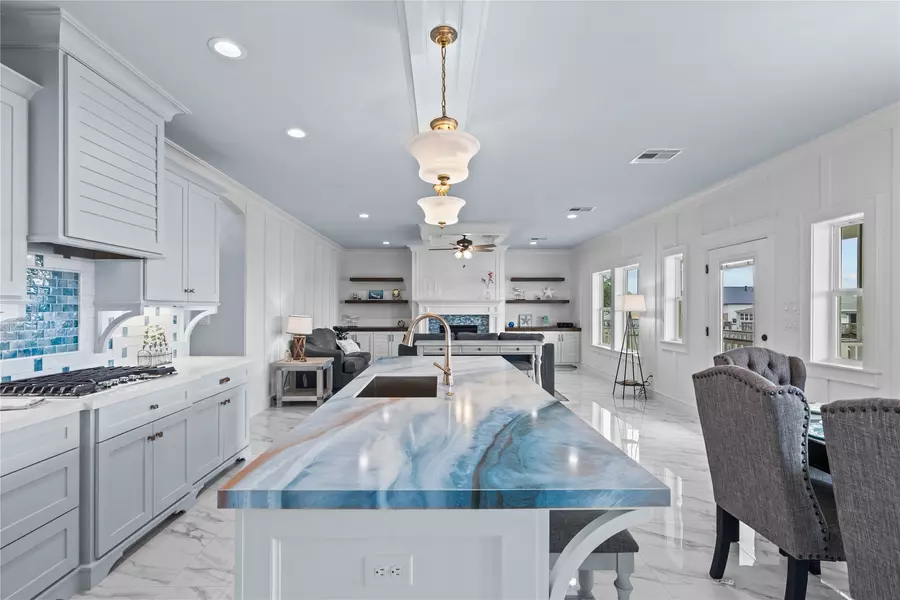 874 Bonita, Bayou Vista, TX 77563