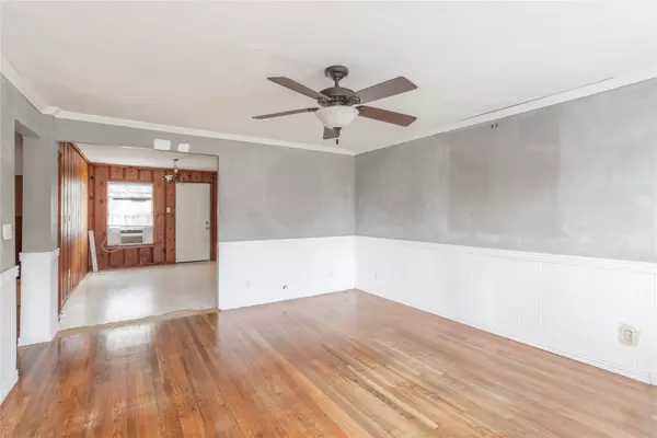 Baytown, TX 77520,915 Cedar Bayou RD