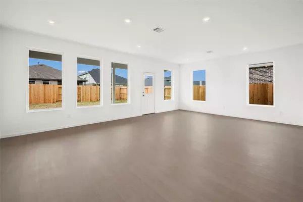 Texas City, TX 77568,13225 Harbor Point DR