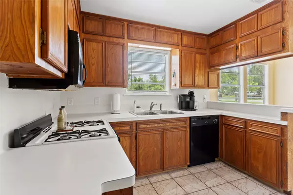 Bacliff, TX 77518,4444 18th ST