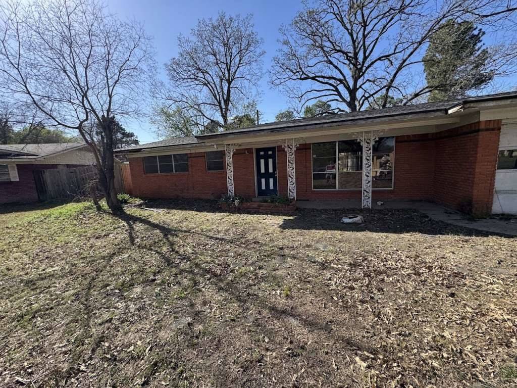 1716 S Robison RD, Texarkana, TX 75501