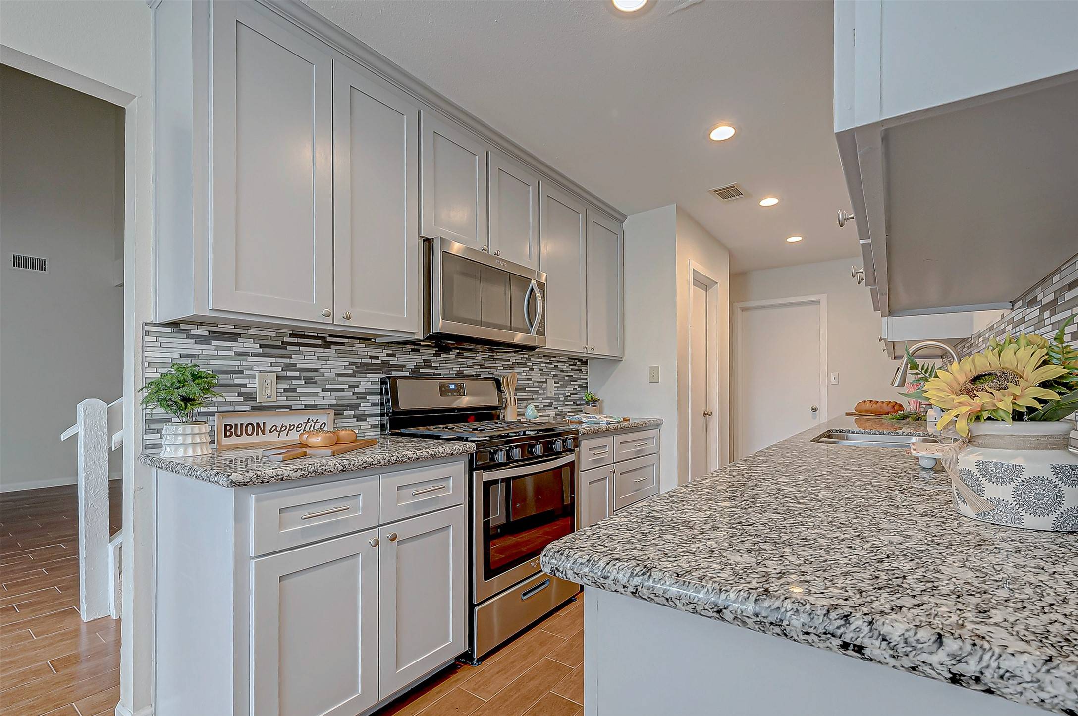 2022 Highland Hills DR, Sugar Land, TX 77478