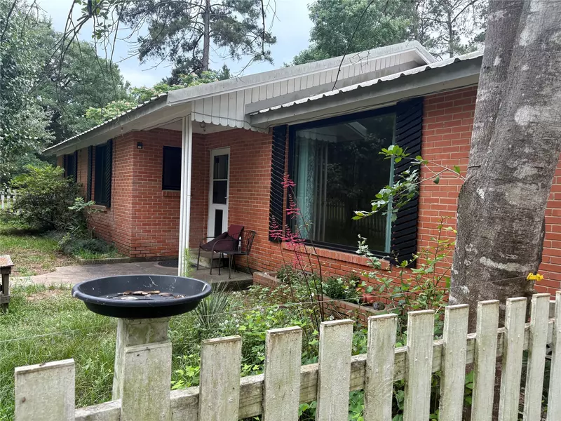 5152 Richardson RD E, Livingston, TX 77351