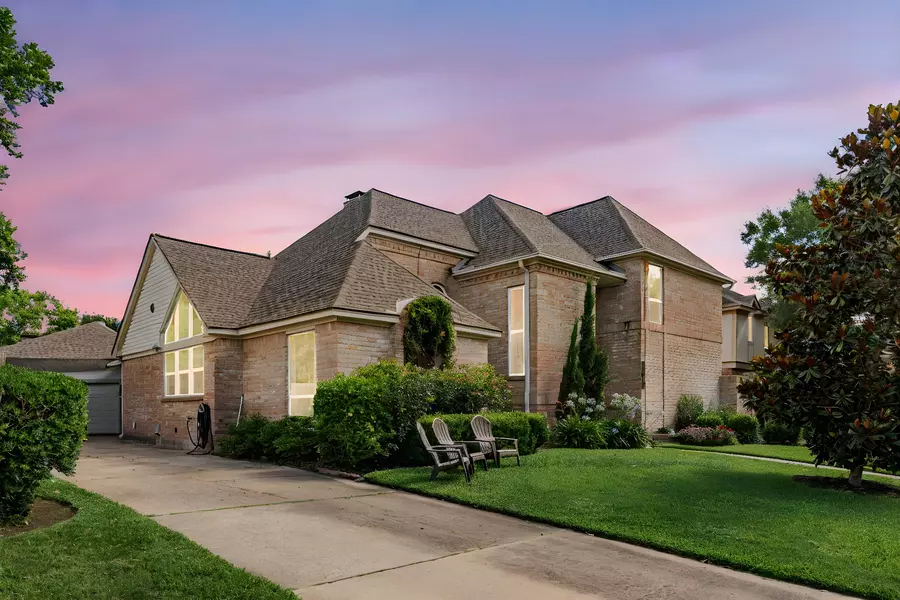 11414 Del Monte DR, Houston, TX 77077