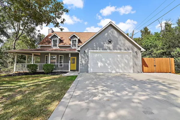 302 Pelican DR, Crosby, TX 77532