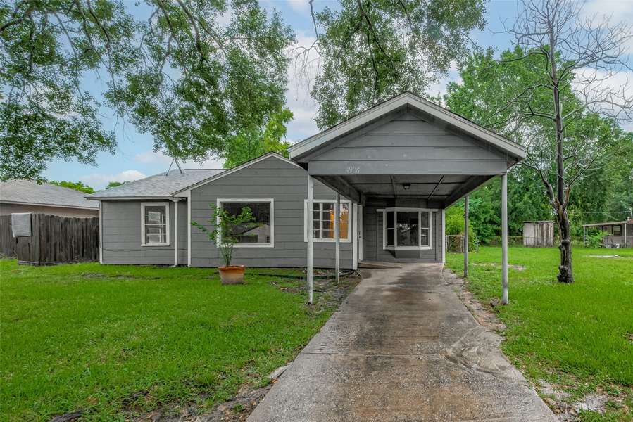 4906 Larkspur ST, Houston, TX 77033