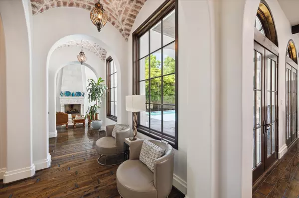 Houston, TX 77056,5556 Lynbrook DR