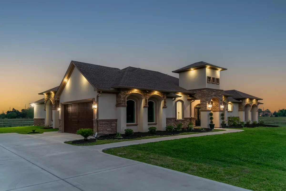 Rosharon, TX 77583,8801 County Road 79
