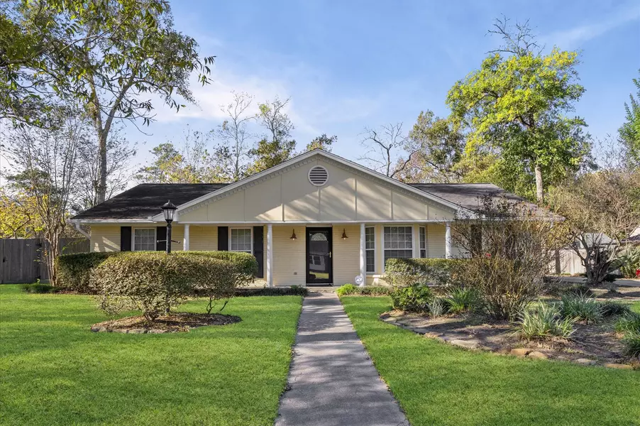 25 Little John LN, Dayton, TX 77535