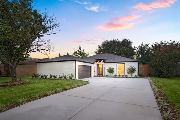 11319 Wickersham LN, Houston, TX 77077