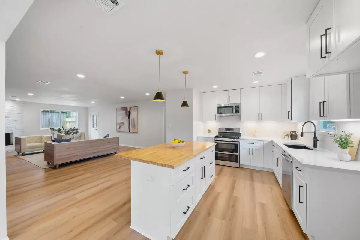 Houston, TX 77092,4207 Marlborough DR