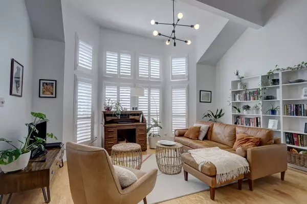 1237 W 17th ST, Houston, TX 77008