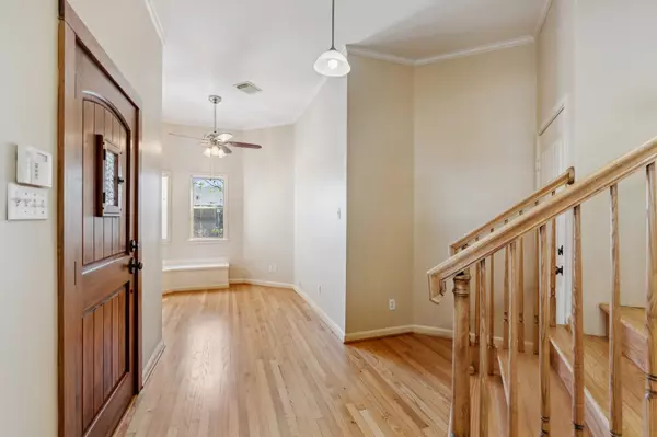 Houston, TX 77007,3201 White Oak DR