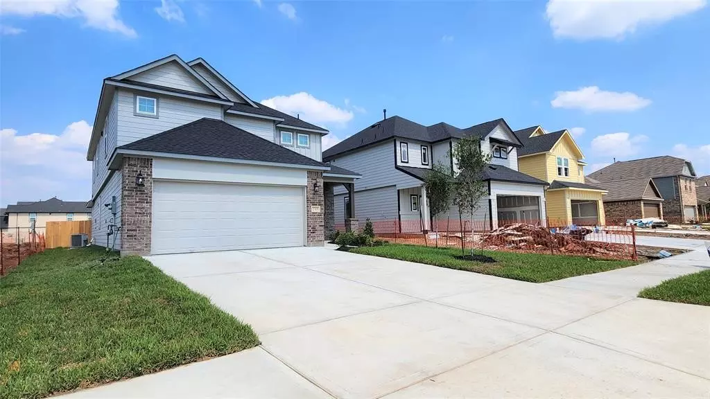 2315 Honey Heights LN, Fresno, TX 77545