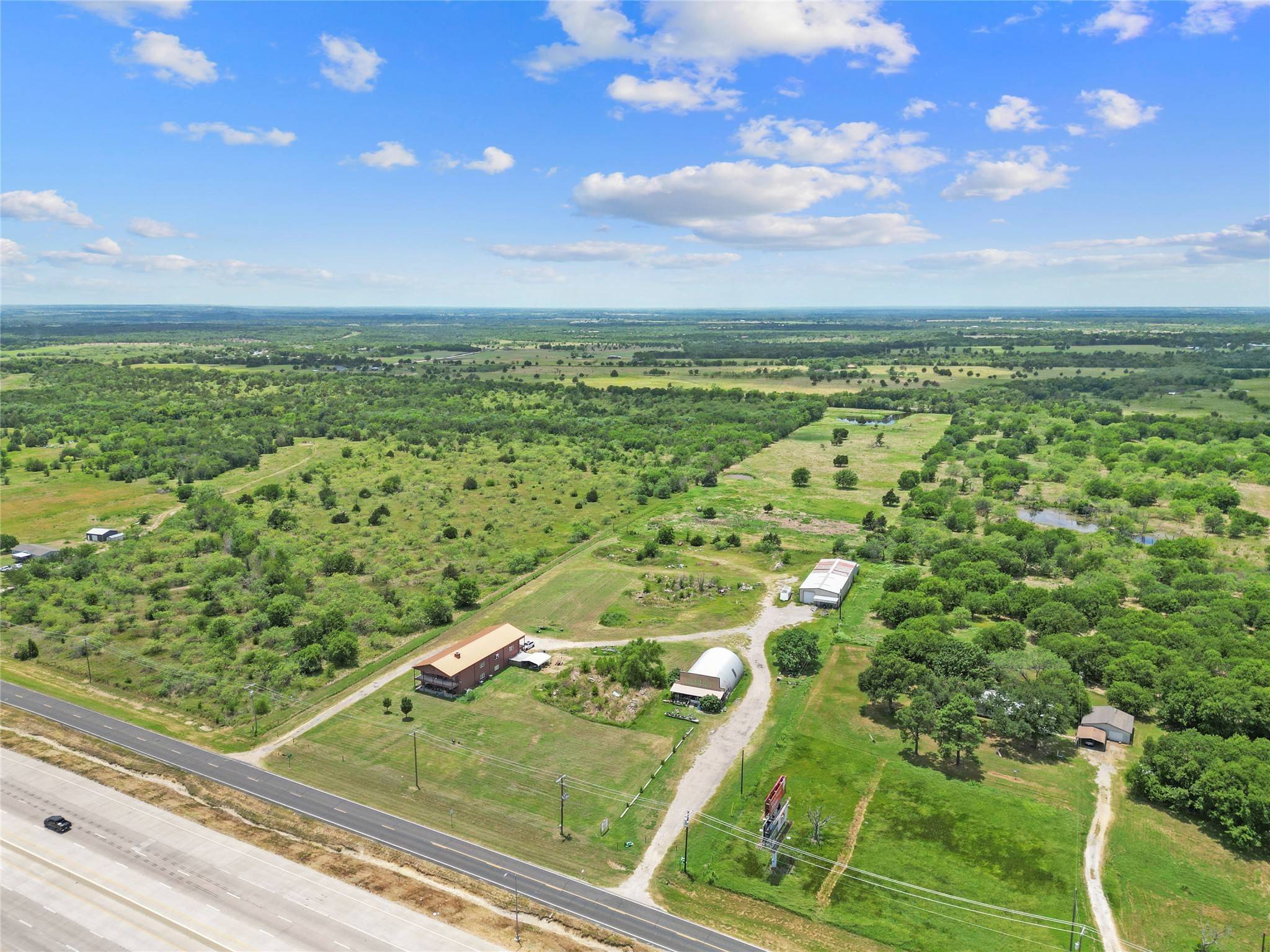 5608 S Interstate Highway 45 W,  Corsicana,  TX 75109