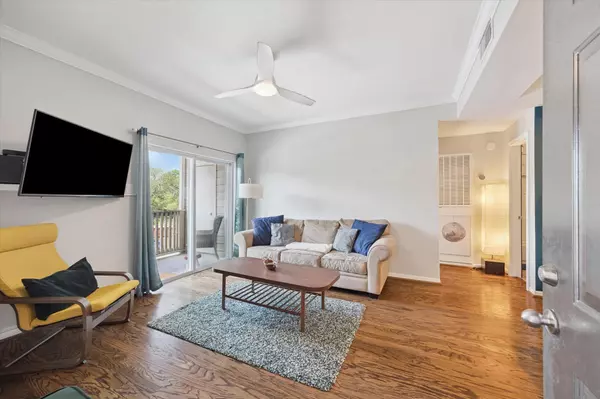 Houston, TX 77005,4041 Drake ST #114