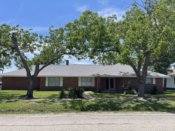 441 E Clark ST, Bartlett, TX 76511