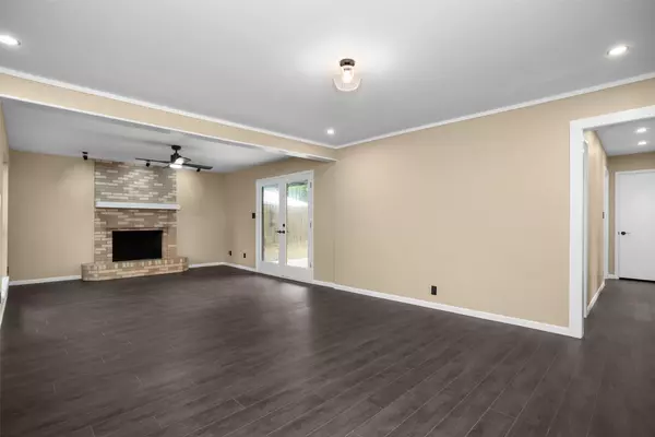 Crockett, TX 75835,106 Rosewood DR