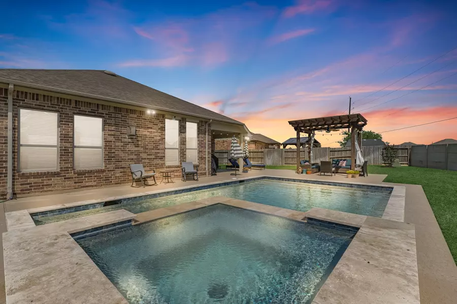 20735 Cactus Lake LN, Richmond, TX 77407