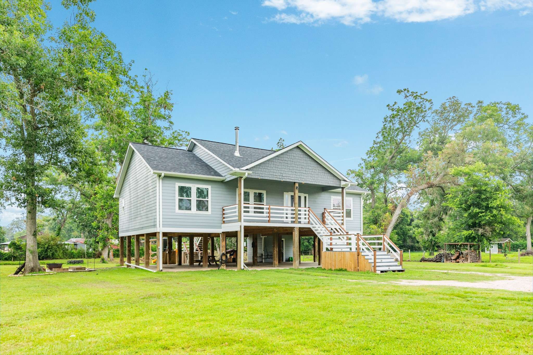 16527 County Road 528A,  Rosharon,  TX 77583