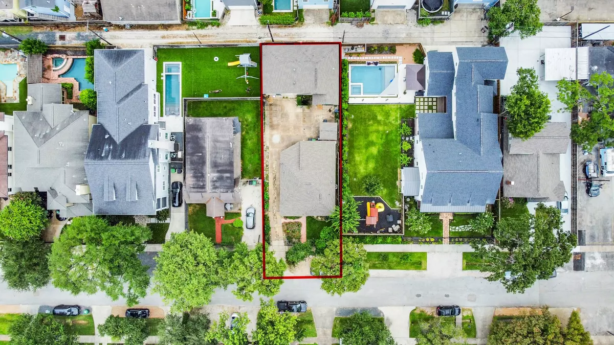 Houston, TX 77007,729 E 9th ST