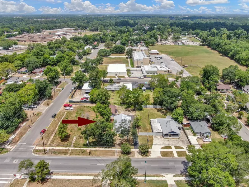 308 E Phillips ST, Conroe, TX 77301