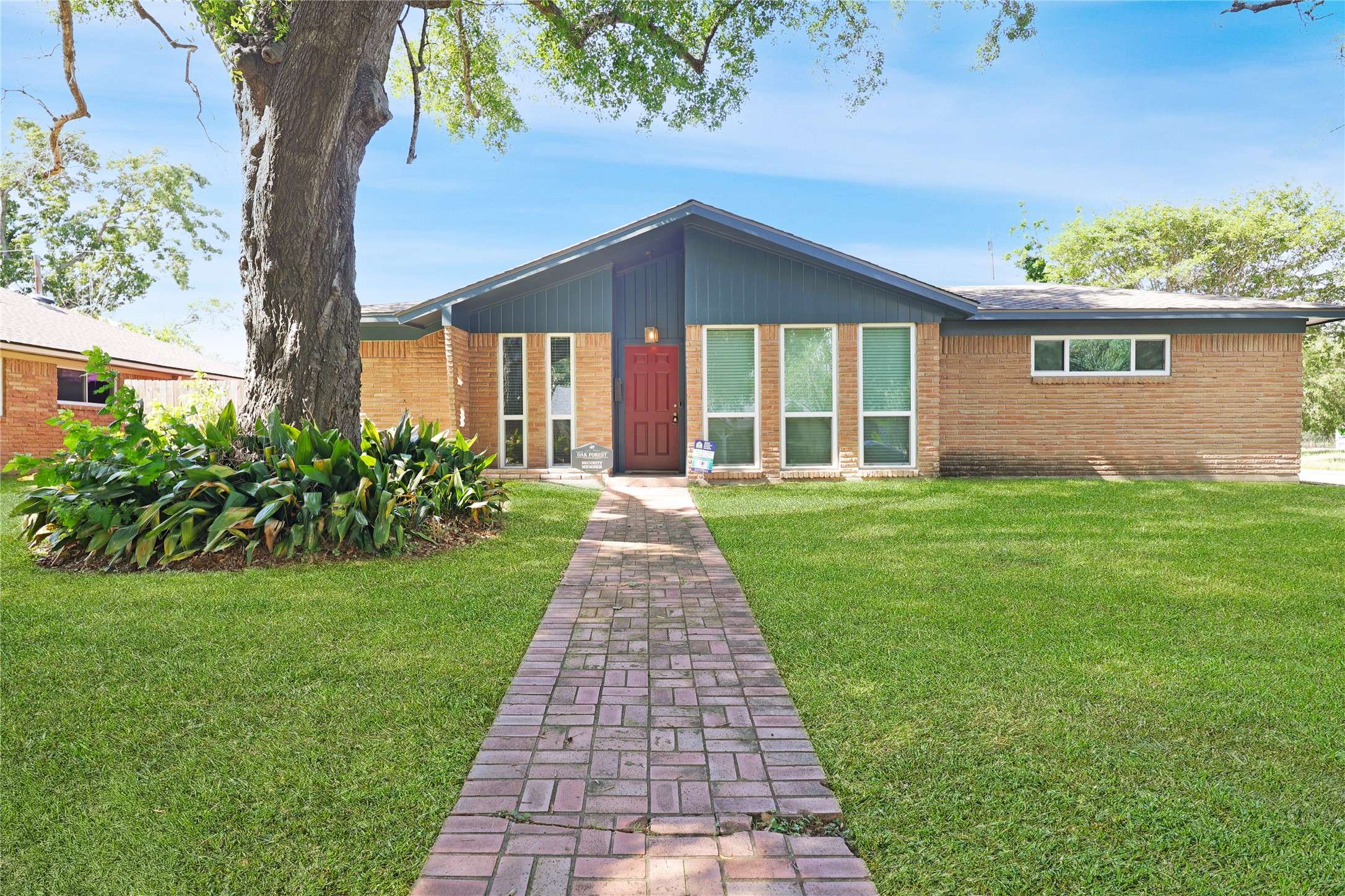 5502 Cheshire LN, Houston, TX 77092