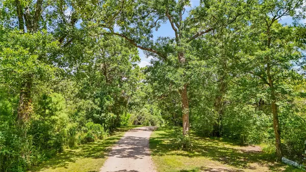 1101 COUNTY ROAD 2306, Cleveland, TX 77327