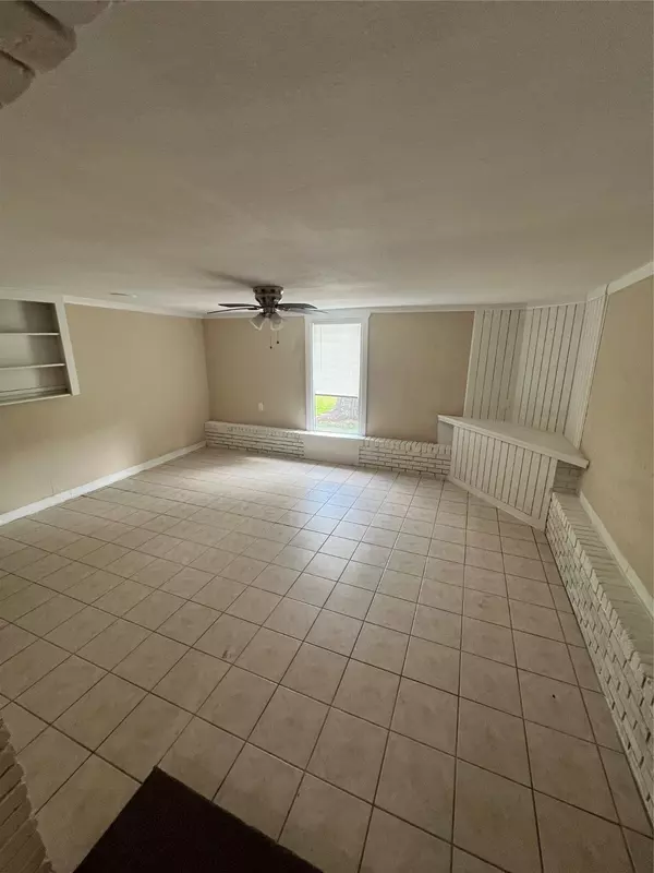 La Marque, TX 77568,1303 Red Bud Ln LN